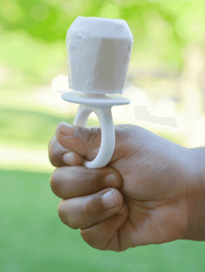 These Low Carb Sugar Free Ice Cream Treats are the perfect guilt-free treat to keep you cool and refreshed this summer! | heyketomama.com