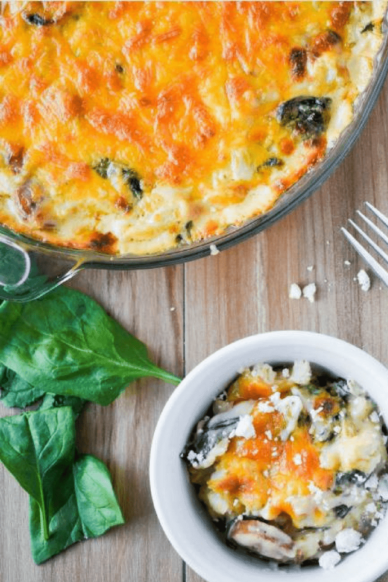 This creamy cauliflower mac and cheese is a delicious grain free alternative to traditional mac and cheese the whole family will enjoy! | heyketomama.com