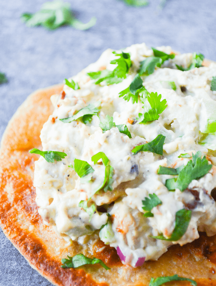 This Low Carb Avocado Chicken Salad is deliciously creamy with a bit of crunch and is the perfect low carb meal on the go! | heyketomama.com