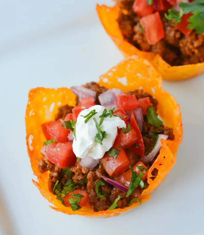 These Keto Cheese Shell Taco Cups are the easiest way to get your taco on...low carb style! | heyketomama.com