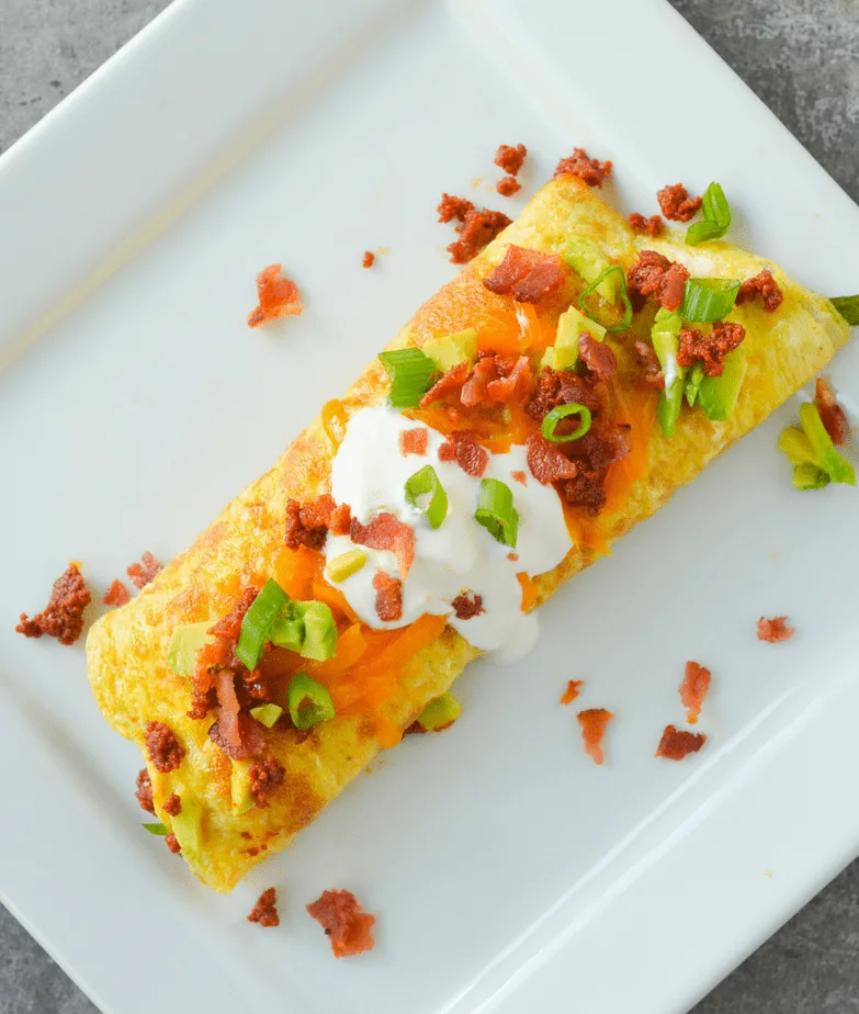 Tired of eating eggs? This Keto Chorizo Omelette will make your breakfast egg-citing again! | heyketomama.com