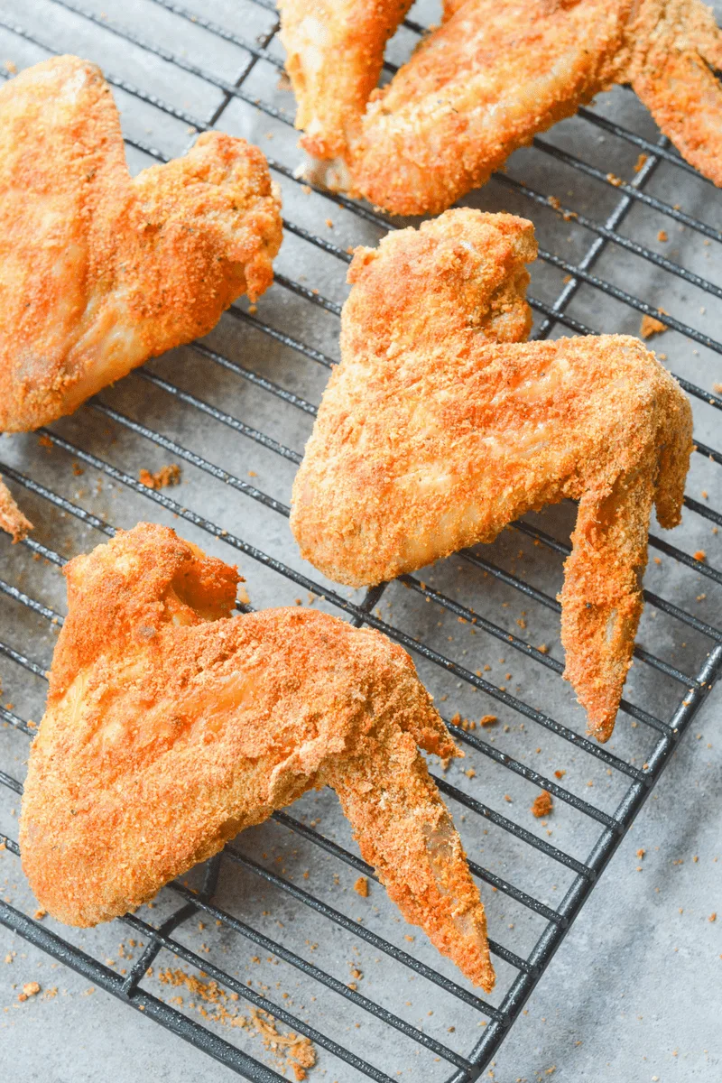 These Low Carb Crispy Oven Fried Wings are a delicious and healthy way to satisfy that fried chicken craving without the traditional flour! | heyketomama.com
