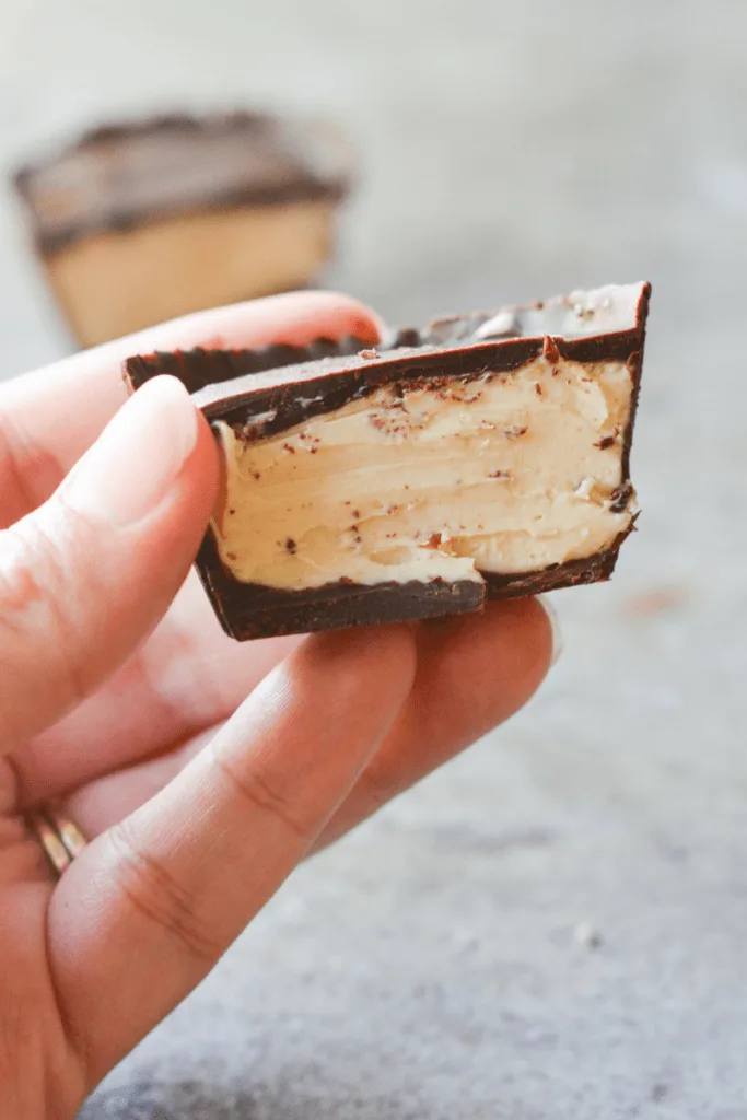These Keto Peanut Butter Cheesecake Bites are a yummy, low carb, high fat, no-bake dessert that will have you running back for more! | heyketomama.com