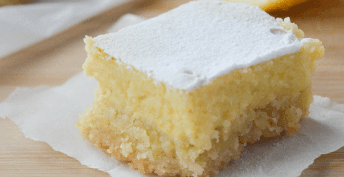 This recipe for keto lemon bars is an absolute low carb dream! With only 4g of net carbs per serving, you'll be happy to indulge in this bright and tangy treat without a shred of guilt! | heyketomama.com