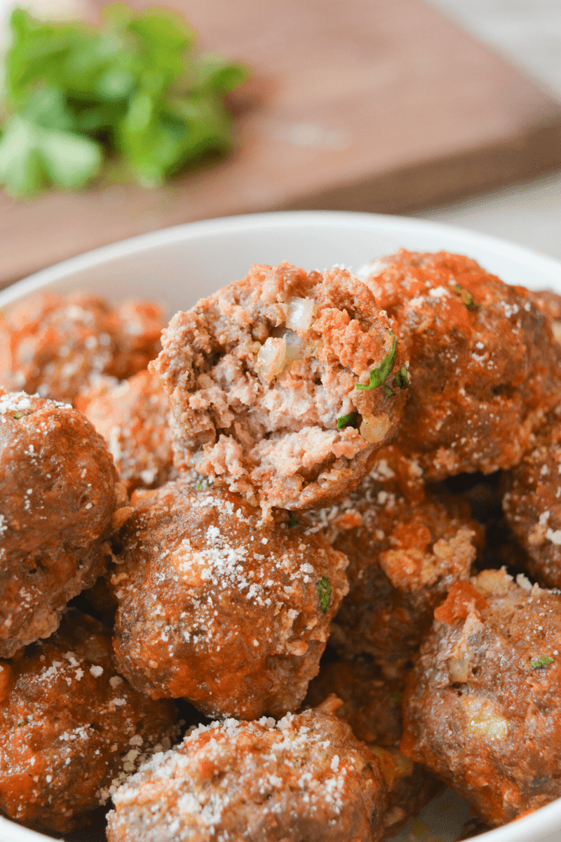 These Keto Beef and Chorizo Meatballs are a very easy, very low carb dish that can be used in a wide variety of ways. Bake them up for your next event, or throw them on a low carb bun for a very filling meal. Total Game Changer! | heyketomama.com