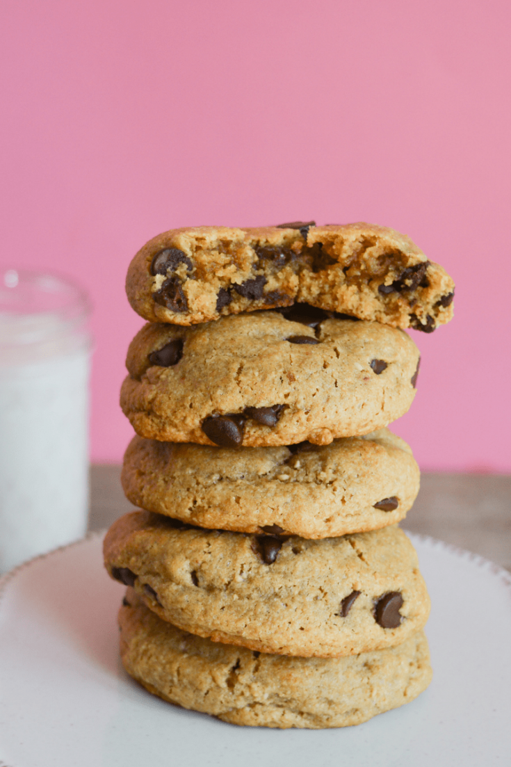 These Keto Peanut Butter Chocolate Chip Cookies are the ultimate gooey, chewy and deliciously rich low carb dessert! | heyketomama.com