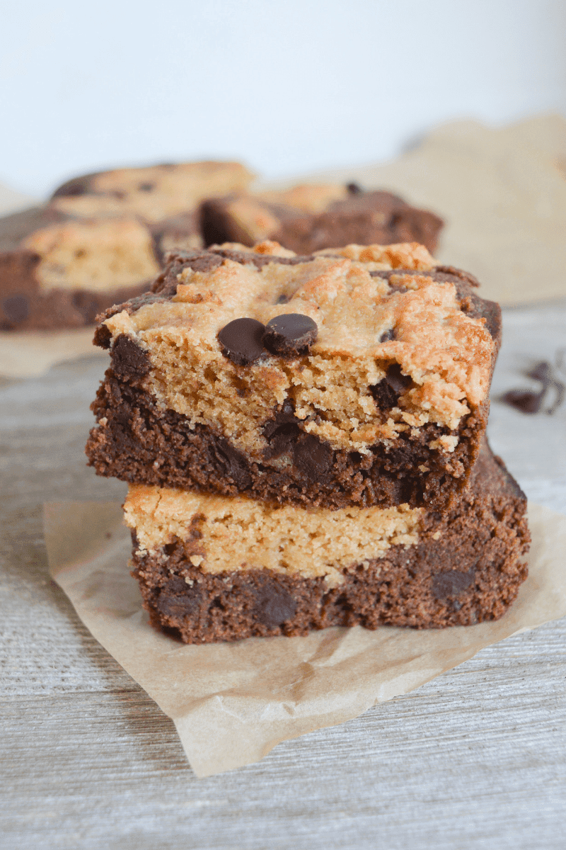 These keto brookies are a delightful low carb treat with impressive macros for your keto diet! Only 4.3g net carbs per serving! | heyketomama.com