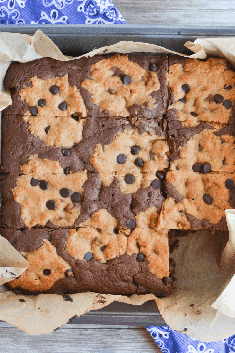 These keto brookies are a delightful low carb treat with impressive macros for your keto diet! Only 4.3g net carbs per serving! | heyketomama.com