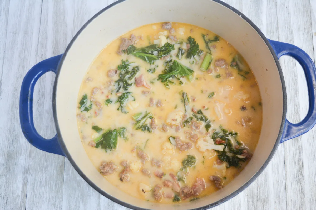 finished pot of keto zuppa toscana.